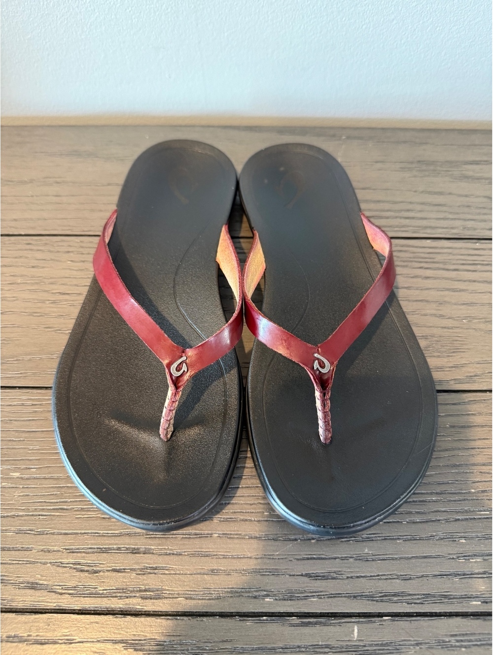 Olukai Women's Leather Flip Flops Size 6